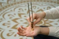 g-fork-vibration-foot-small-gold-4.webp